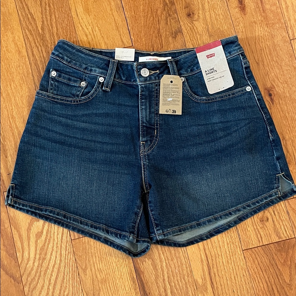 Levi's Women's Dark A line sz 27 Blue Jean Shorts